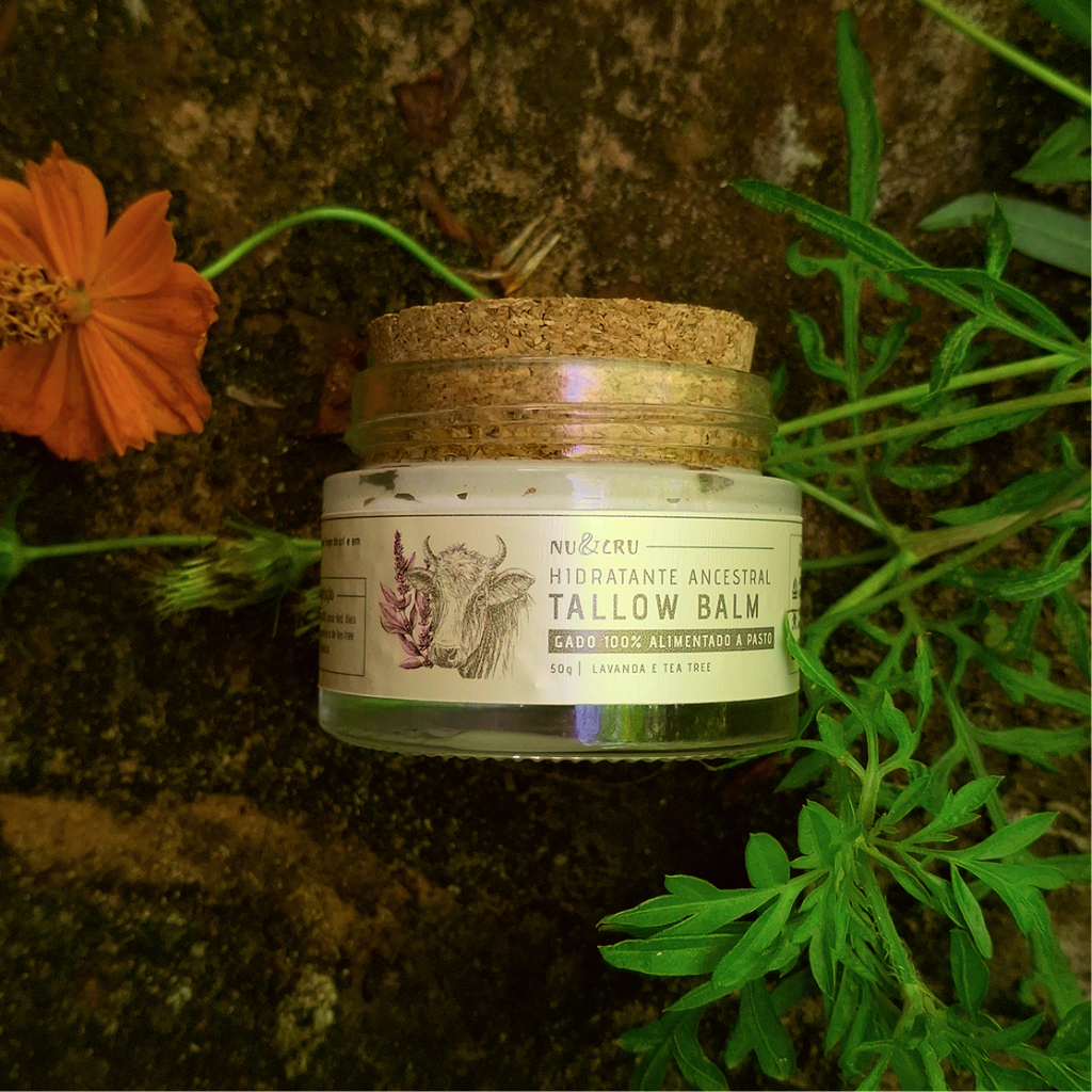 Pote de vidro de Tallow Balm Nu&Cru Lavanda e Melaleuca, com tampa de cortiça